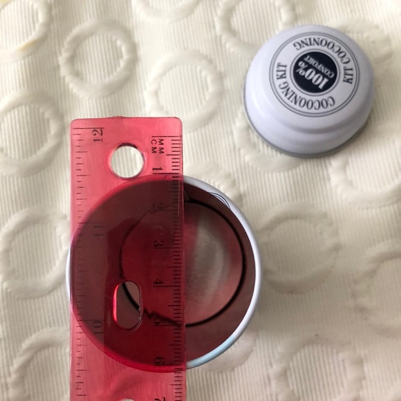 FREE W PURCHASE L’Occitane Tin - Picture 7 of 8